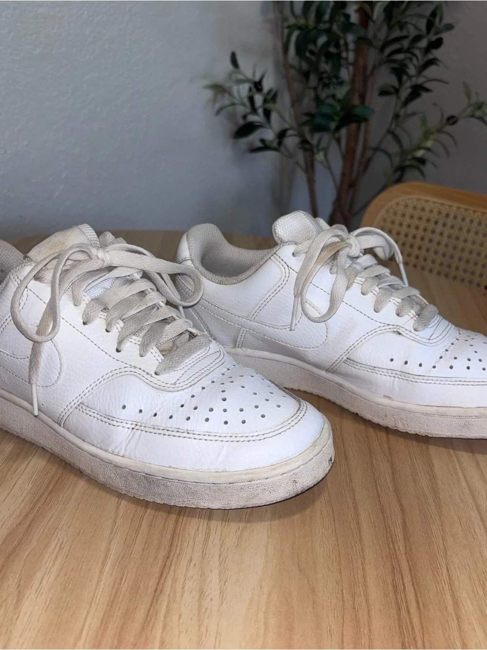 Nike Air Force Classic White Low-Top Sz 8 Sneakers